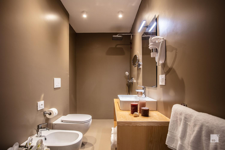 Bathroom 4, The Lady C High Apartments, Vibo Valentia