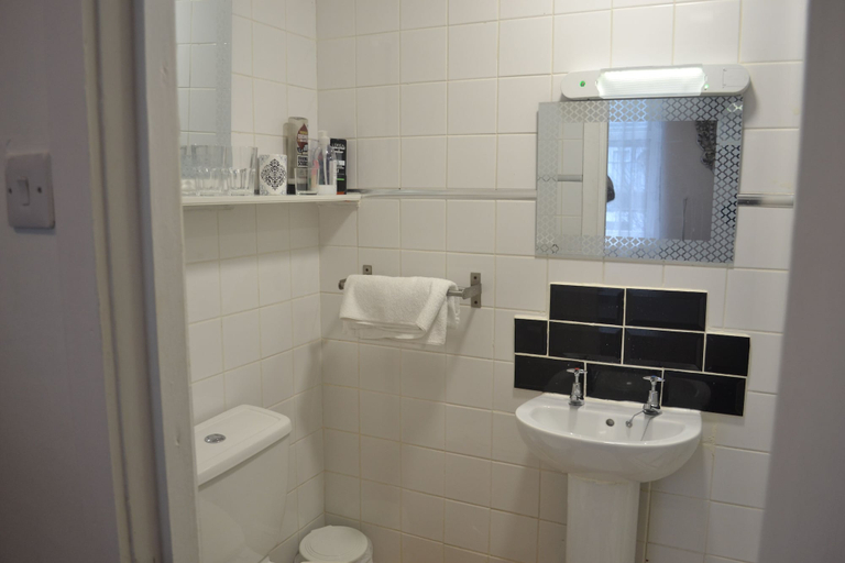 Bathroom 3, Ocean Road Rooms, North Tyneside