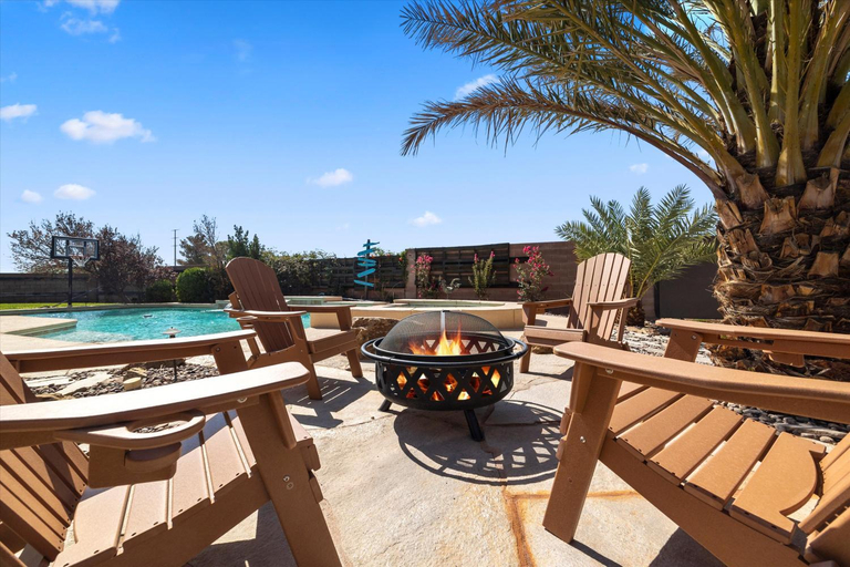 Others 5, Luxury villa with pool and spa, Clark
