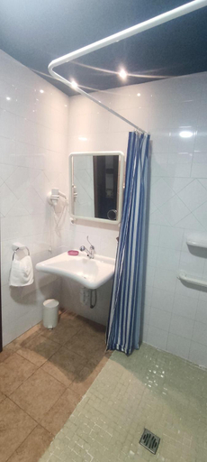 Bathroom 5, Remanso Del Rio Razon, Soria