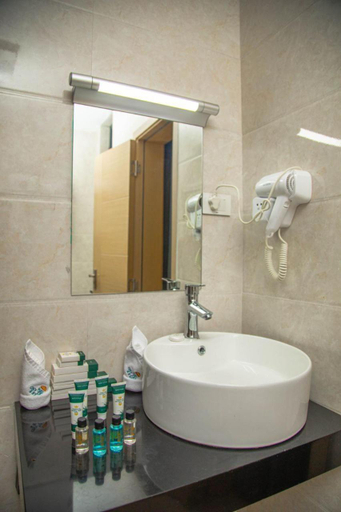 Bathroom 4, Triple-e Hotel and Spa, Addis Abeba