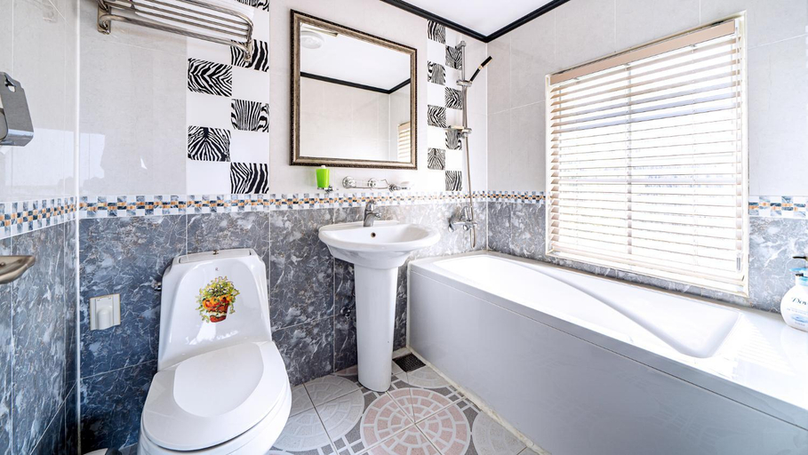 Bathroom 5, Pension Badawa, Gangneung