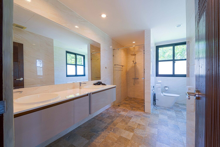 Bathroom 3, Luxury 5 Bedroom Villa nr to Beach - SRS, Hua Hin