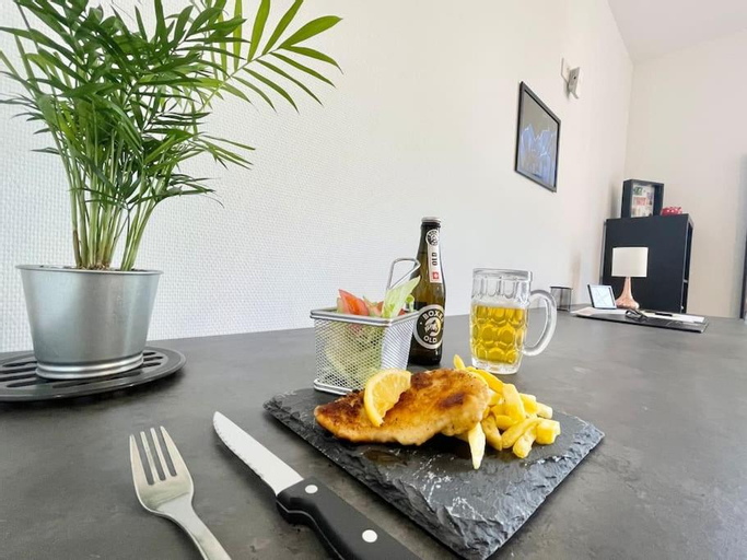 Food & Drinks