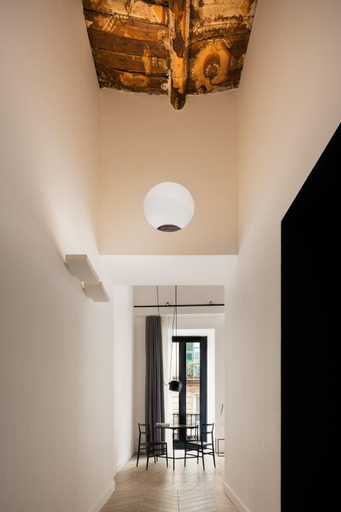 Others 5, Mirabilis Relais, Napoli