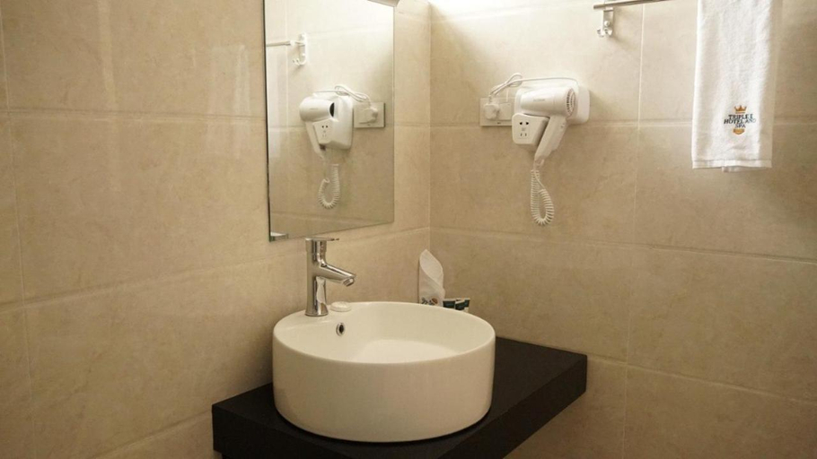 Bathroom 4, Triple-e Hotel and Spa, Addis Abeba