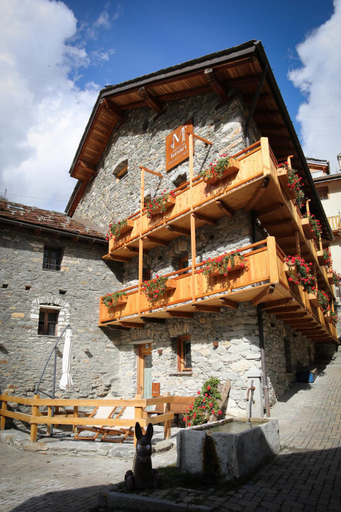 Others 3, Maison Farinet, Aosta
