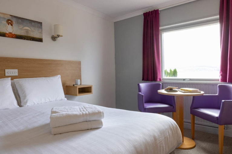 Bedroom 4, The Caledonian Hotel, Highland
