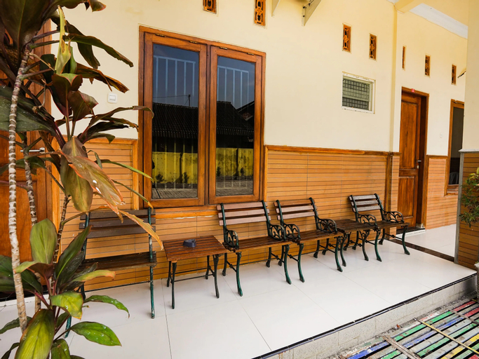Exterior & Views 5, Dien Homestay Syariah, Pasuruan