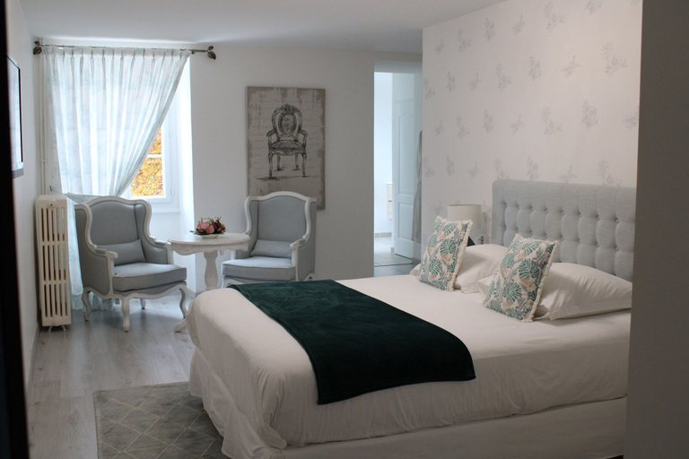 Bedroom 1, Château de Heaas, Pyrénées-Atlantiques