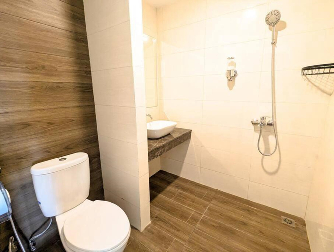 Bathroom 5, Lovina Spacious 12A-17 at Nagoya Thamrin, Batam