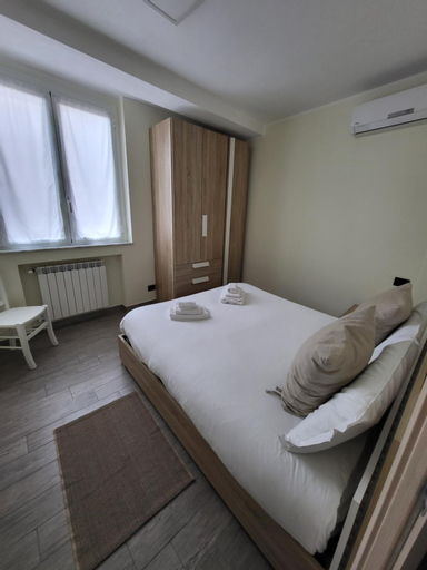 Bedroom 2, Puppo Apartments, La Spezia
