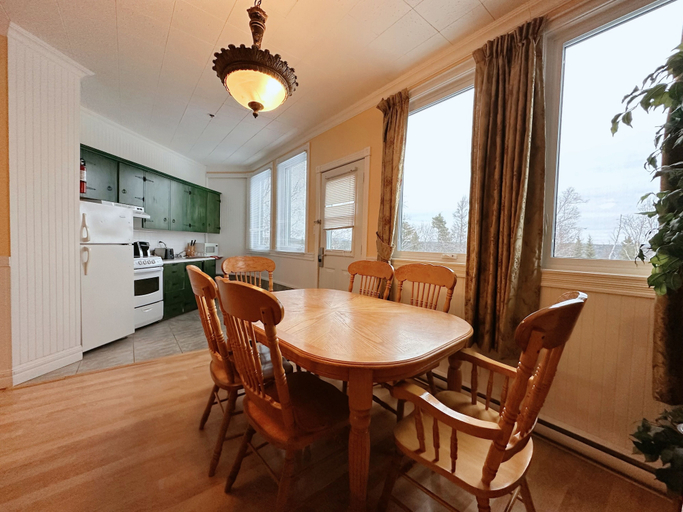 Others 5, Hotel La Caravelle, Manicouagan