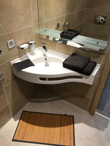 Bathroom 5, Appart One Fréjus, Var