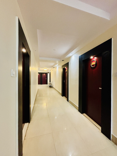 Others 4, hotel mahamaya, Satna