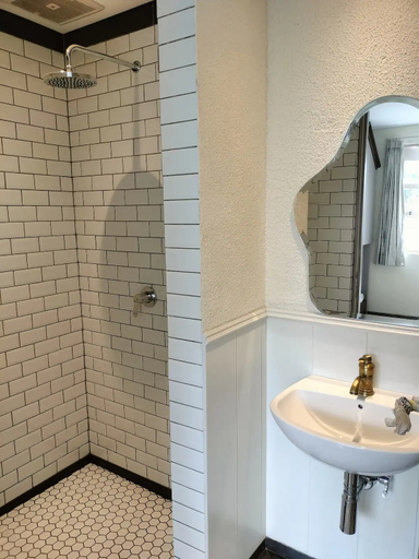 Bathroom 3, Joi Roof, home with warm jacuzzi by Gluck, Bandung