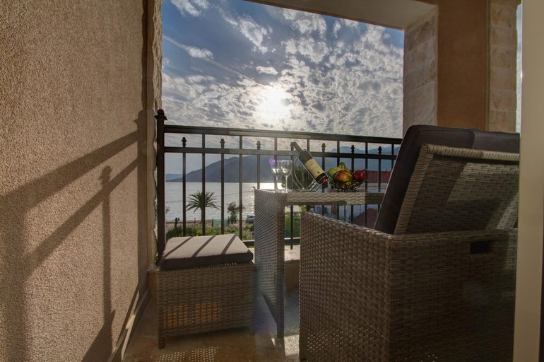Others 3, Tivat Apartments