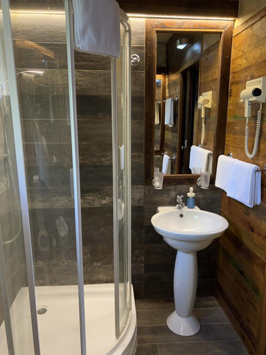 Bathroom 3, Villa Sagan, Siófok