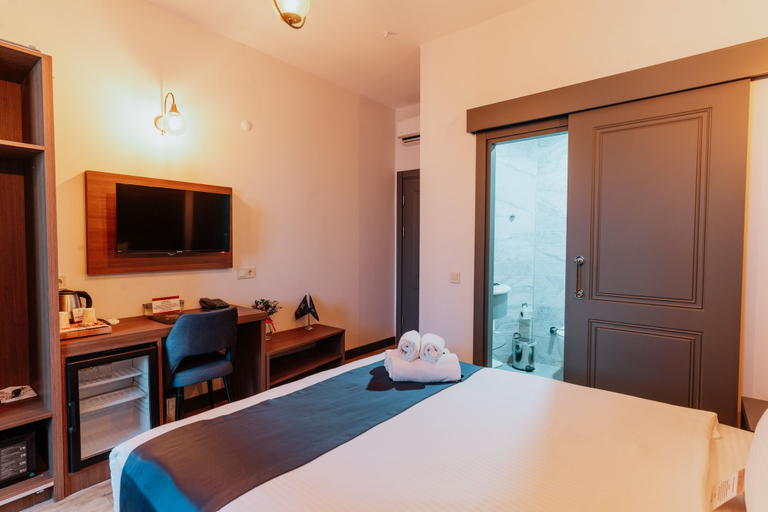 Bedroom 2, The Rest Port Hotel, Merkez