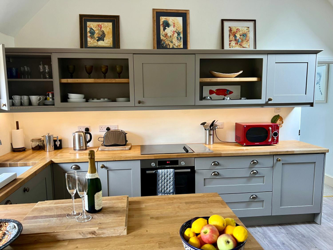 Others 4, The Clock Tower & Dairy - Two x 2 Bed Barns with Indoor Pool, Oxfordshire