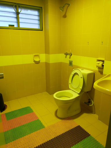 5, R2L5Y Room 3 with aircond + TV( share Toilet only), Bentong