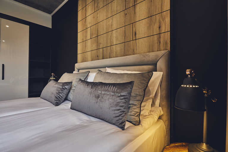 Bedroom 3, The Bridge Suites Hotel, Kraków City