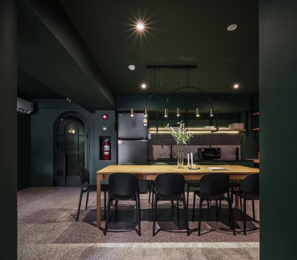 Restaurant 12
