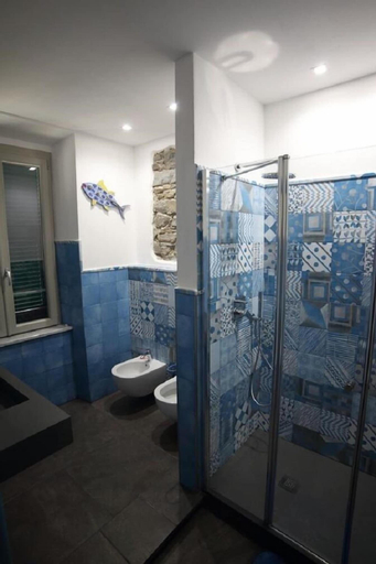 Bathroom 11