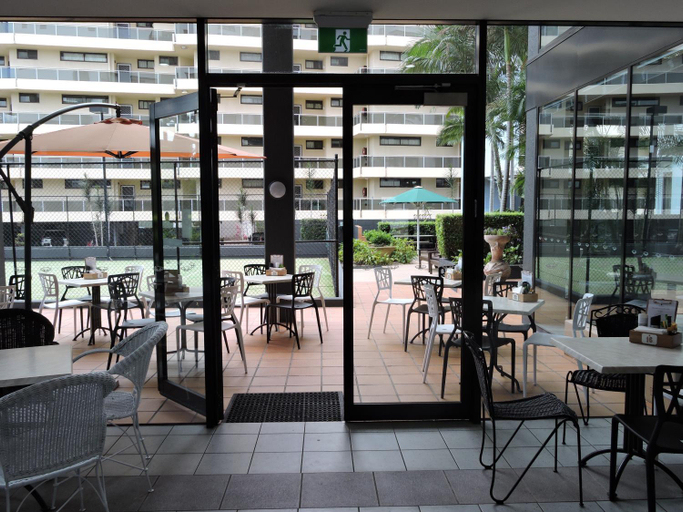 Food & Drinks 5, Neptune Resort, Gold Coast