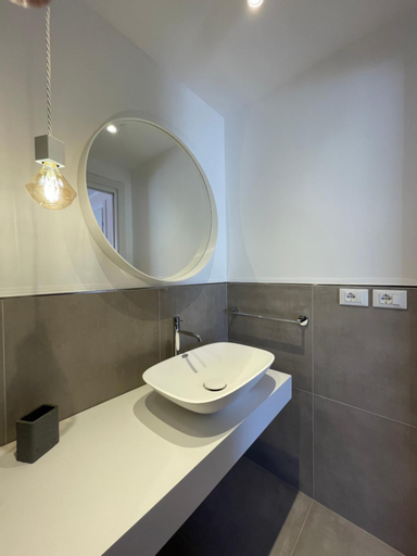 Bathroom 7