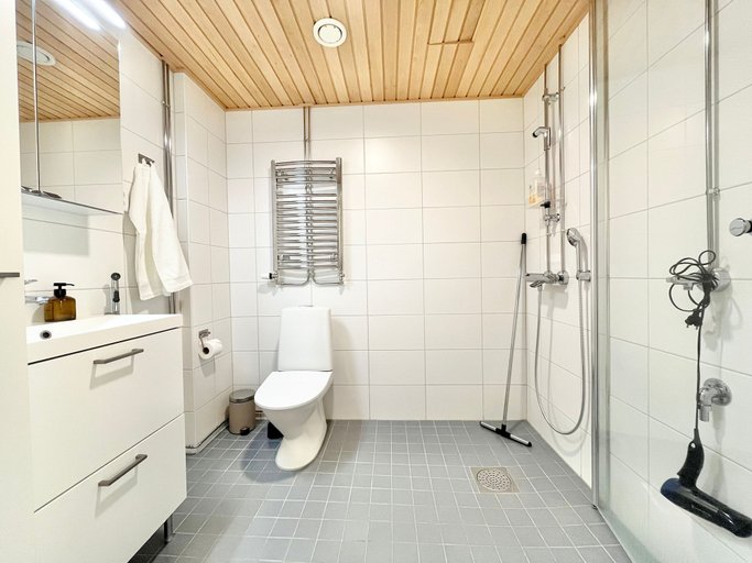 Bathroom 2, City Home Finland 2h Suite, Pirkanmaa