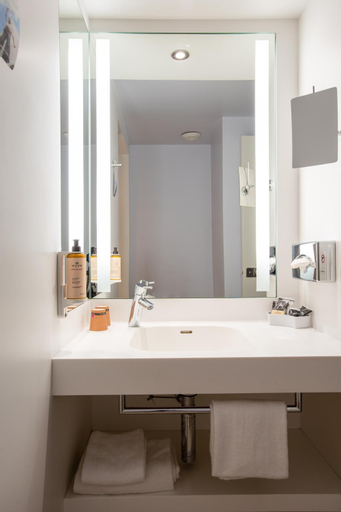 Bathroom 4