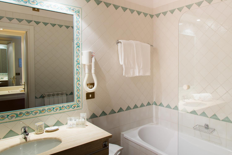 Bathroom 4, Tuder, Perugia