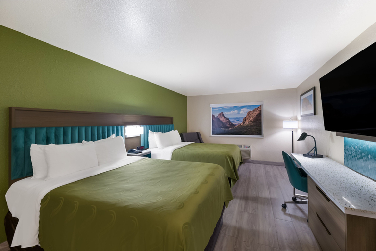 Bedroom 4, Quality Inn Alpine, Brewster