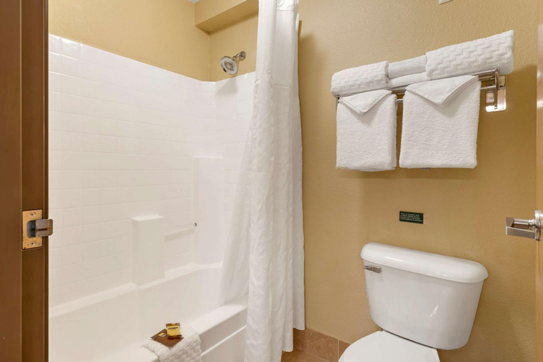 Bathroom 15