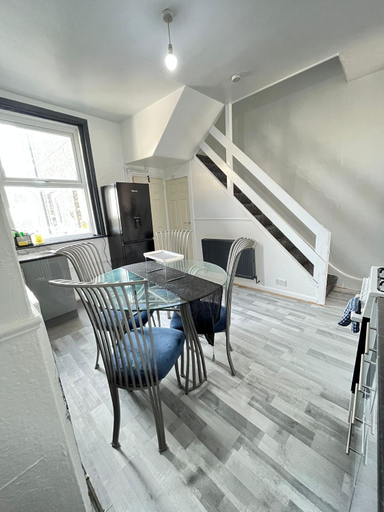 Others 4, Lovely Guest House, Kent