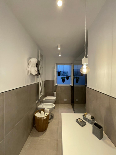 Bathroom 10