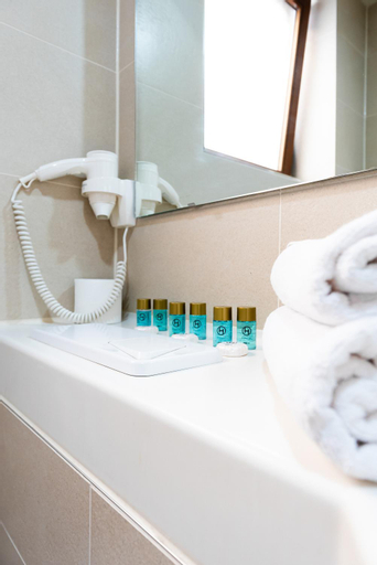 Bathroom 8