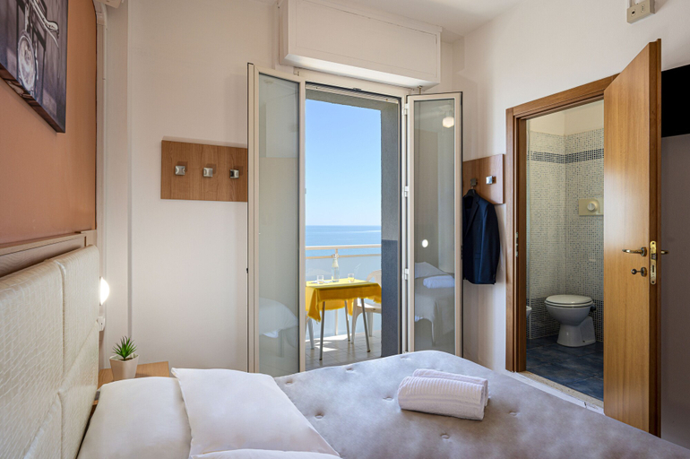 Bedroom 4, Amadei Hotel Figaro & Apartments, Pesaro E Urbino
