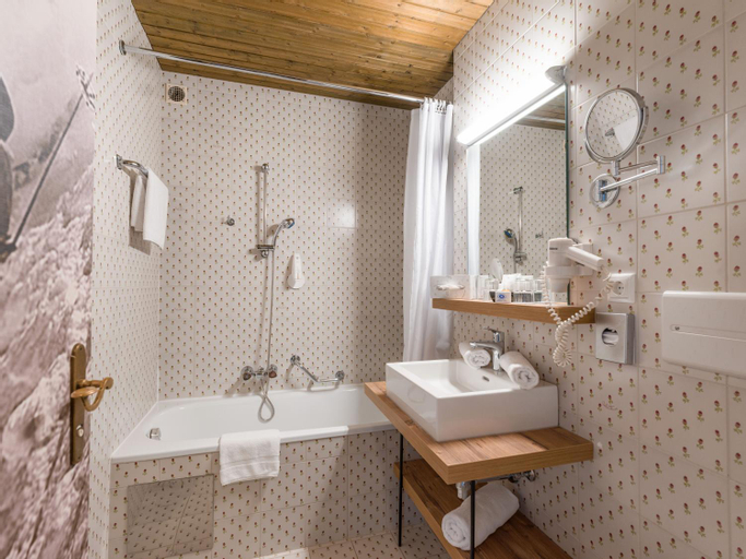 Bathroom 4