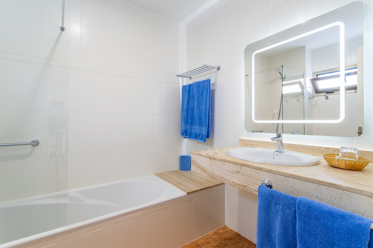 Bathroom, Hotel Floresta, Las Palmas