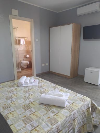 Bedroom 3, The Queen Tropea, Vibo Valentia