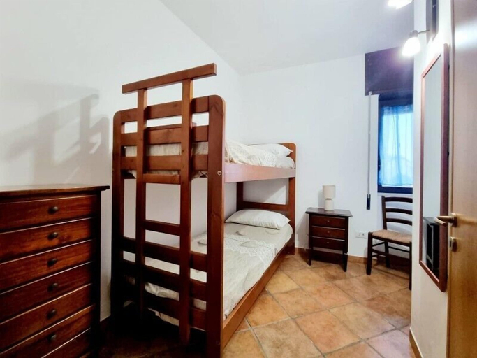 Others 5, Gallipoli vista mare in via fiume, Lecce