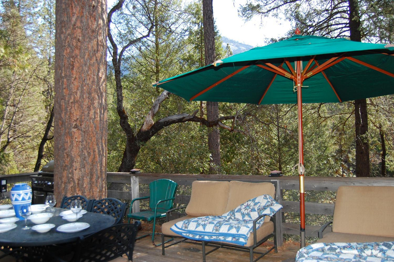 Others 5, 10N Black Oak Lodge, Mariposa