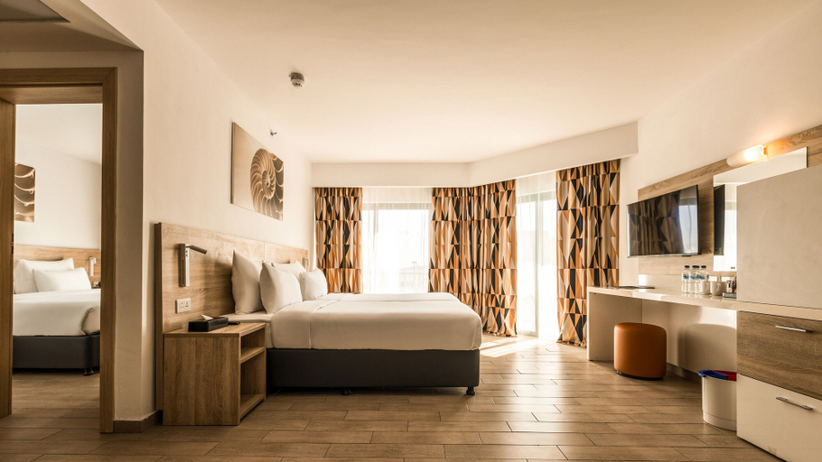 Bedroom 3, AX ODYCY Hotel, Saint Paul's Bay