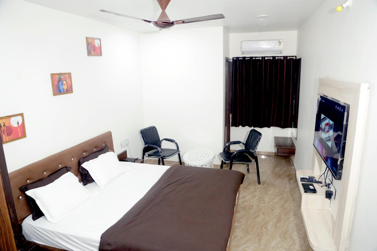 Bedroom 2, kiwi inn hotel, Indore