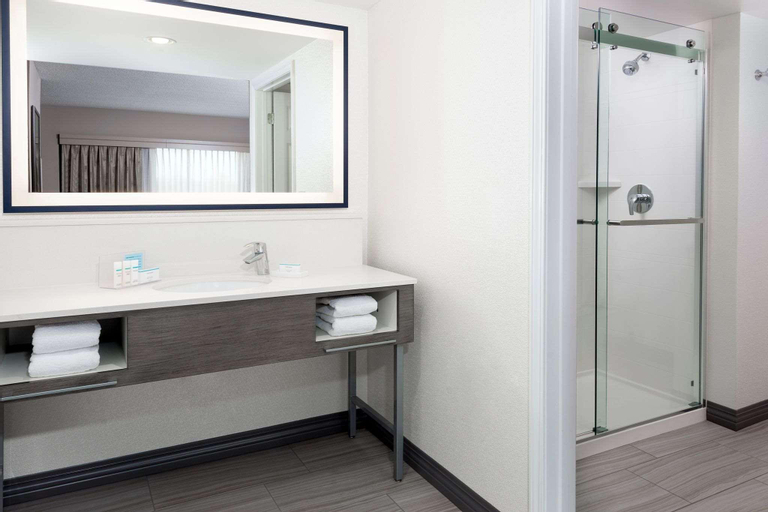 Bathroom 22