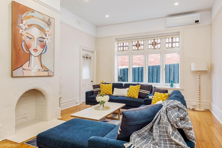 1, Warneford House stylish inner city living, Hobart