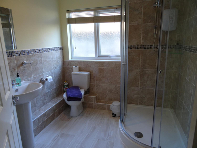 Others 5, Victoria Lodge, Isle of Wight