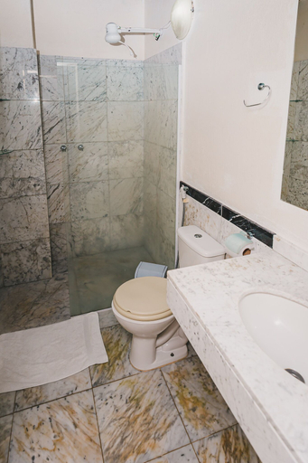 Bathroom 4, Suites e Flats E Ponto, Parati